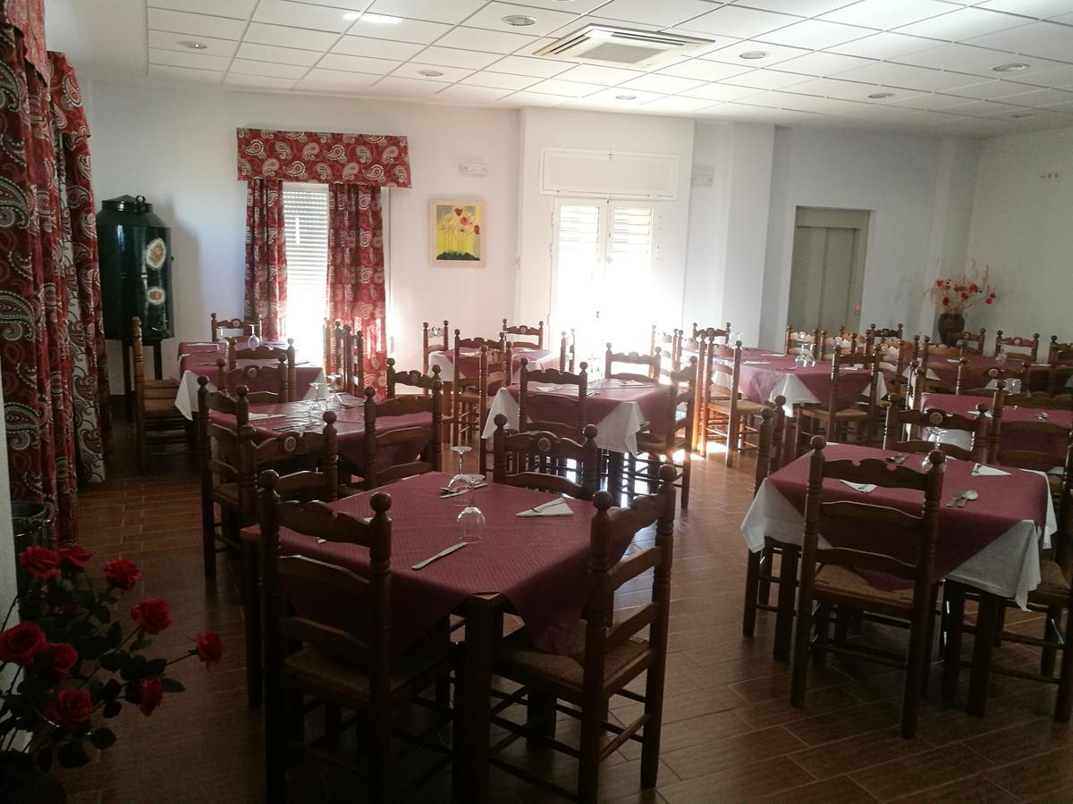 Restaurante Hostal El Poligono La Roca de la Sierra Exteriör bild